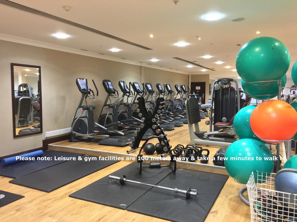 Halebarns Guesthouse Manchester Airport (Adults Only) Ringway Dış mekan fotoğraf