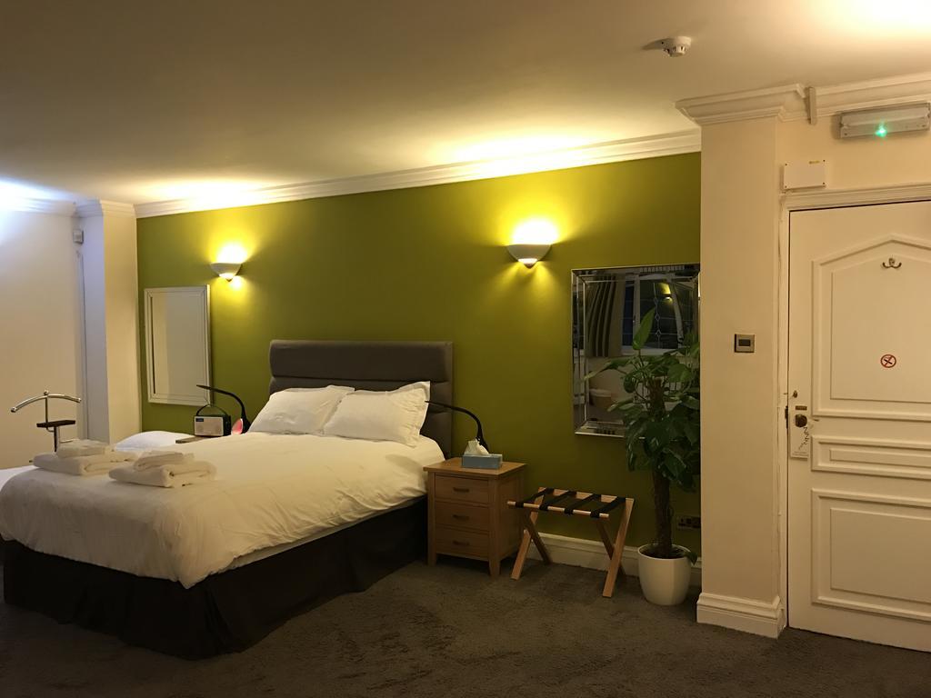 Halebarns Guesthouse Manchester Airport (Adults Only) Ringway Dış mekan fotoğraf