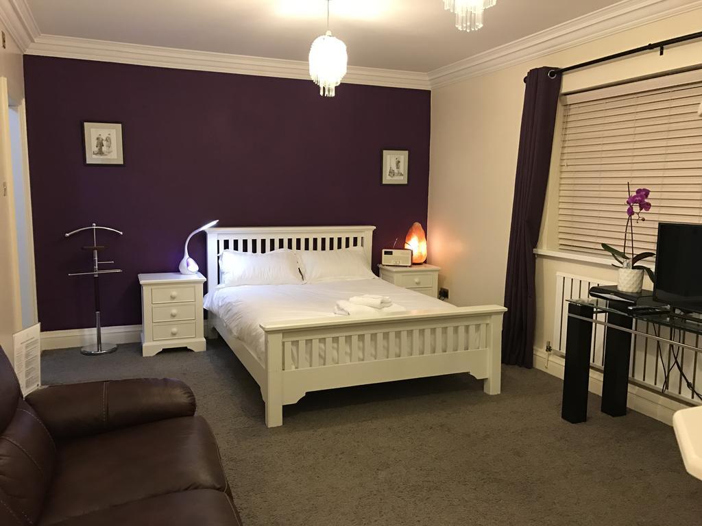 Halebarns Guesthouse Manchester Airport (Adults Only) Ringway Dış mekan fotoğraf