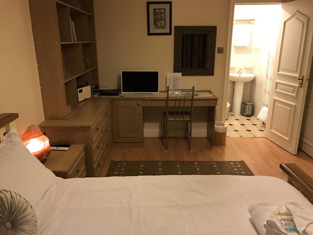 Halebarns Guesthouse Manchester Airport (Adults Only) Ringway Dış mekan fotoğraf