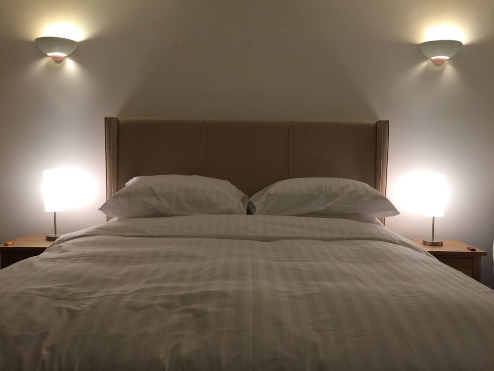 Halebarns Guesthouse Manchester Airport (Adults Only) Ringway Dış mekan fotoğraf