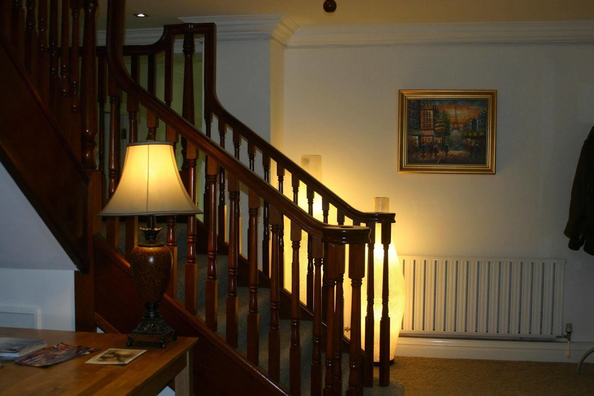 Halebarns Guesthouse Manchester Airport (Adults Only) Ringway Dış mekan fotoğraf