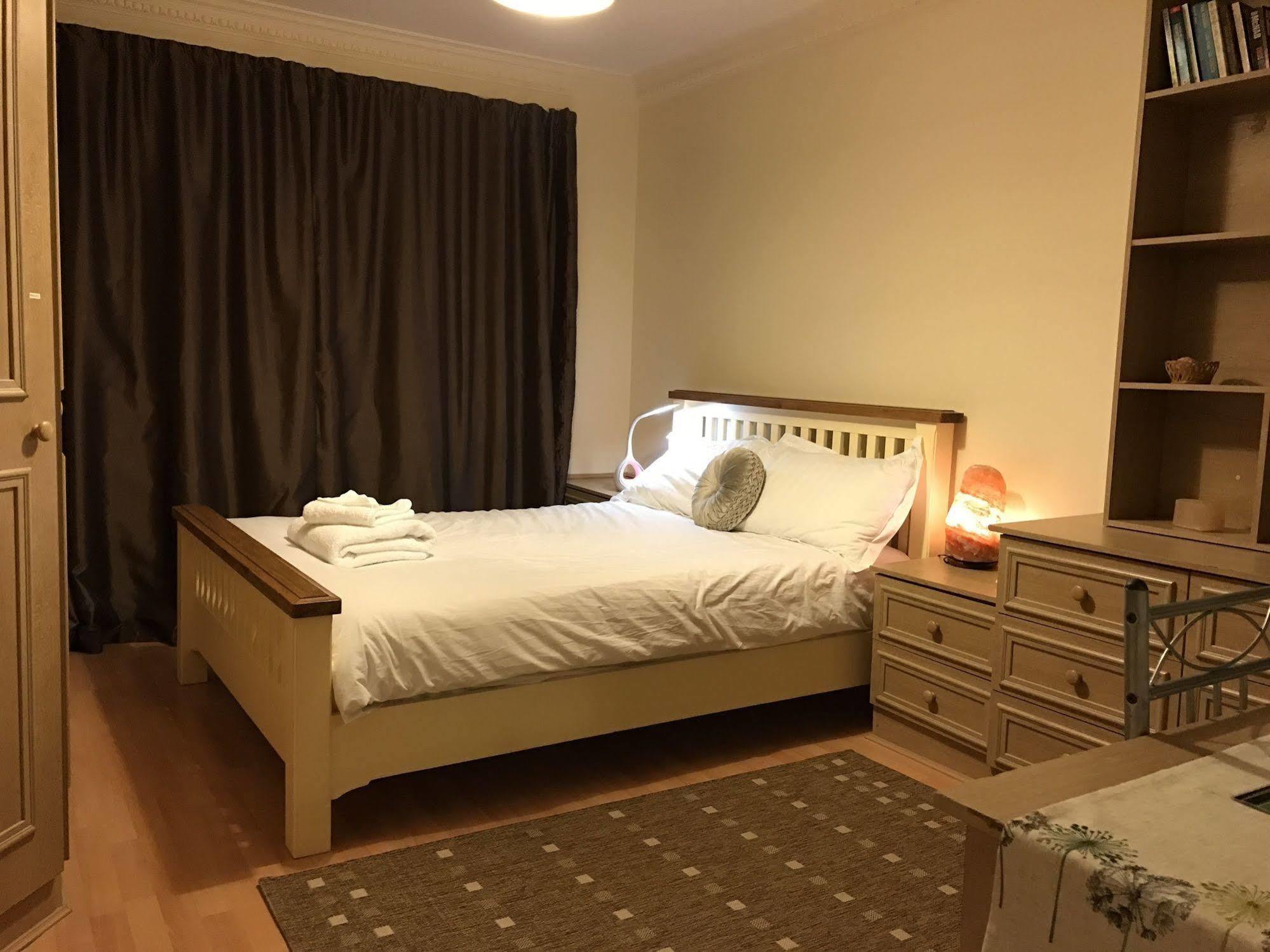 Halebarns Guesthouse Manchester Airport (Adults Only) Ringway Dış mekan fotoğraf