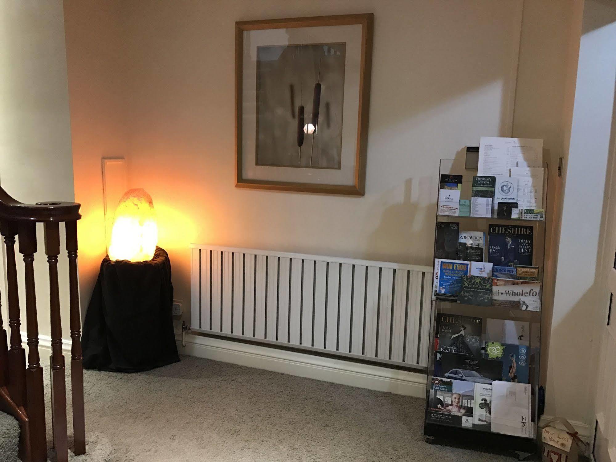 Halebarns Guesthouse Manchester Airport (Adults Only) Ringway Dış mekan fotoğraf