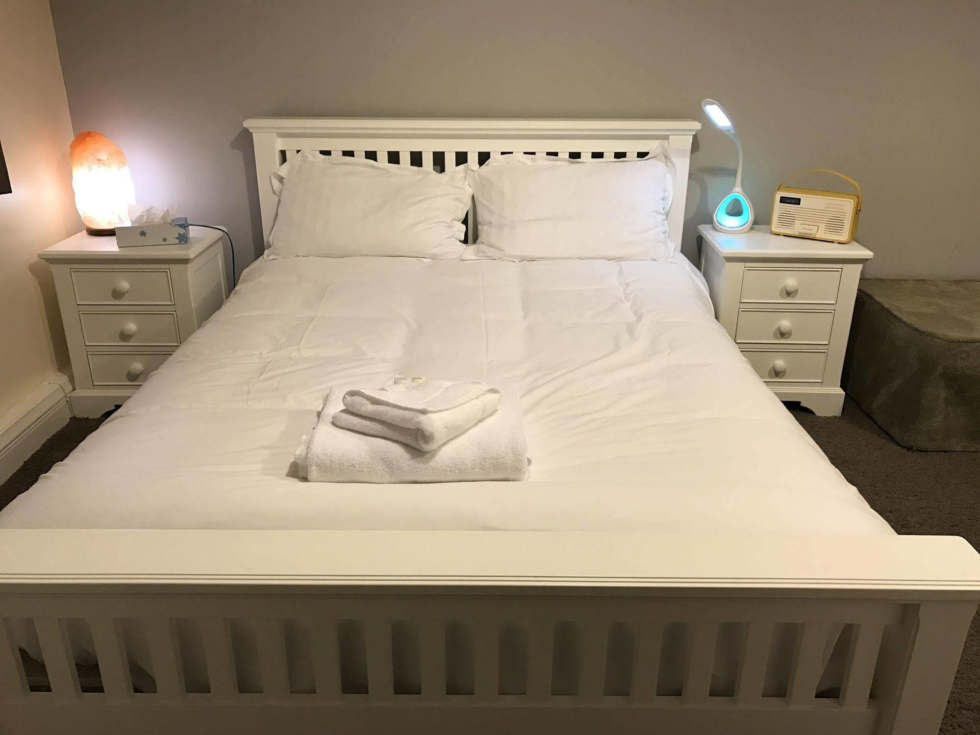 Halebarns Guesthouse Manchester Airport (Adults Only) Ringway Dış mekan fotoğraf