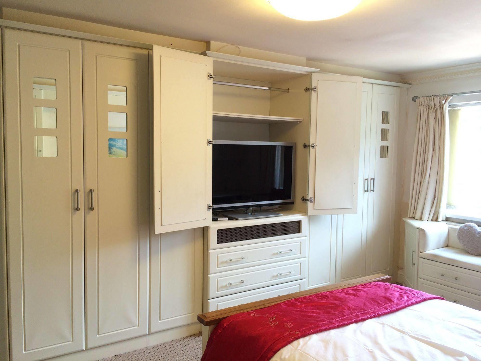 Halebarns Guesthouse Manchester Airport (Adults Only) Ringway Dış mekan fotoğraf